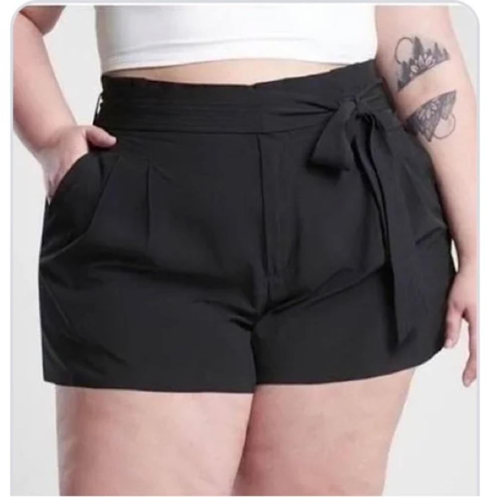 Athleta Black Skyline Short II Stretchy Tie Waist Shorts Women’s Size 24 Plus